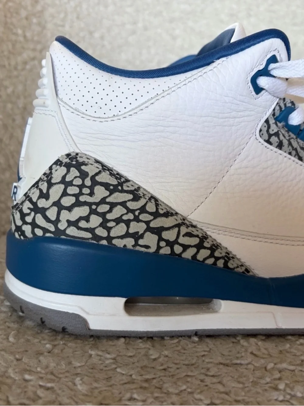 Jordan Retro Wizards Low White Blue with Elephant Print NEW WITH BOX